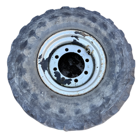 Däck på fälg 405/70r18